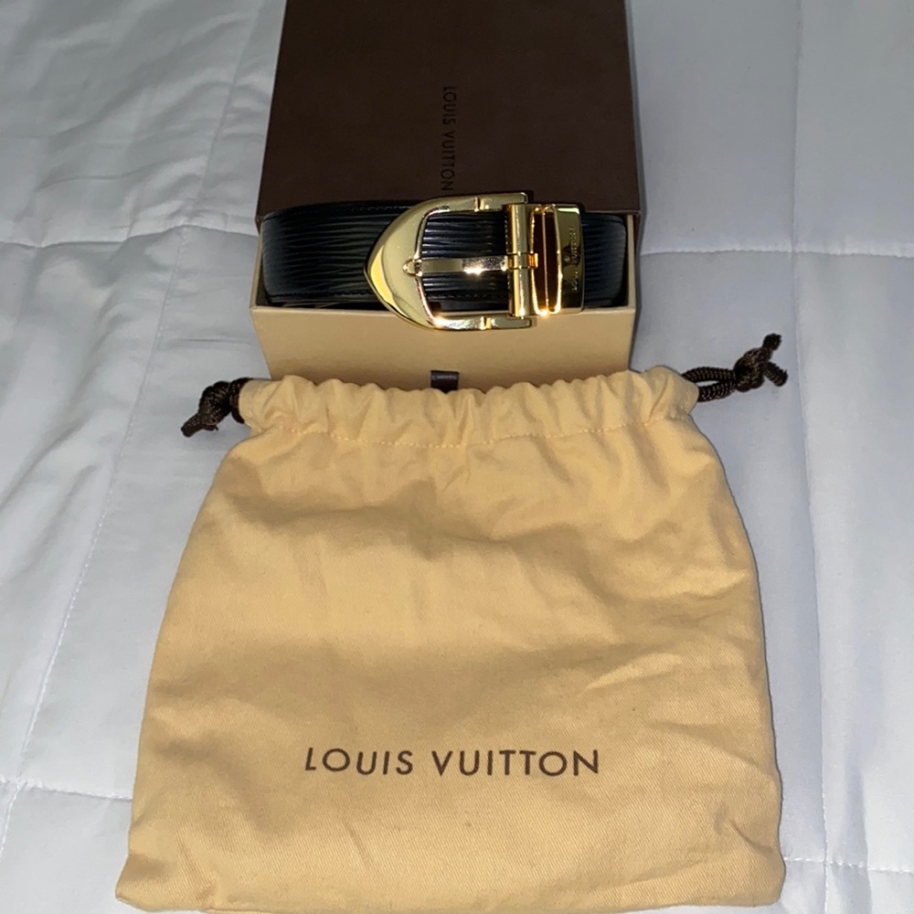 Louis Vuitton Mens Leather belt with Gold Buckle